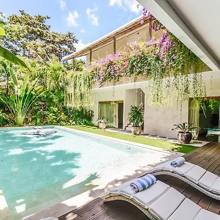 *OPENING PROMO* Luxury 5+1 Bdr Villa 100m To Beach